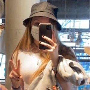 Meet your Posher, Ashley